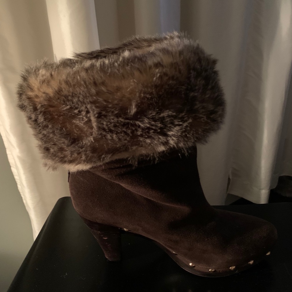 Boots - Picture 5 of 6